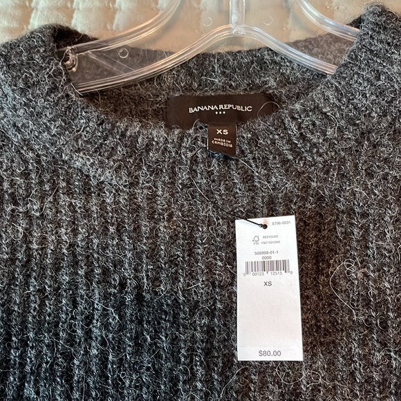 Banana Republic XS pullover sweater. - Picture 3 of 6